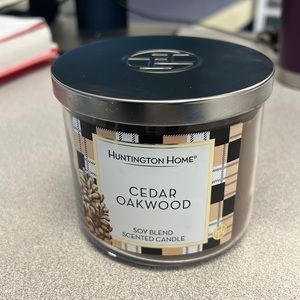 3-Wick Cedar Oakwood, Huntington Home Candle. Soy blend. 14 oz.